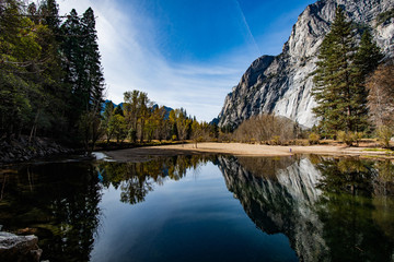 Fototapeta premium Merced river in Yosemite National Park, California