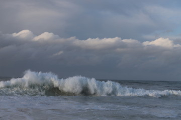 paysage sur la cote basque Hendaye vagues 