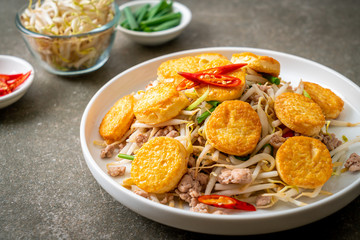 stir-fried bean sprout, egg tofu and minced pork