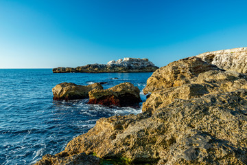 Fototapeta premium rocky and high with a blue sky