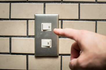 スイッチ　電気