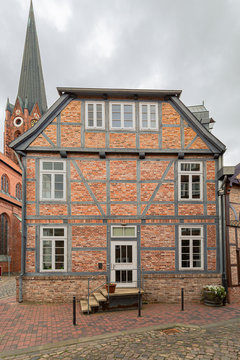 Alte Latainschule
Die alte Lateinschule an der Abtstra&szlig;e 1 wird bereits 1468 in einer Urkunde erw&auml;hnt. 