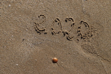 inscription sur le sable 2020