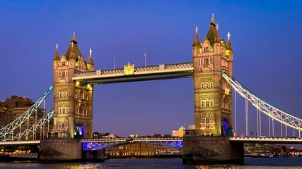 Tower Bridge © Josias