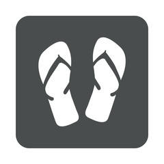 Icono plano chanclas en espacio negativo en cuadrado color gris