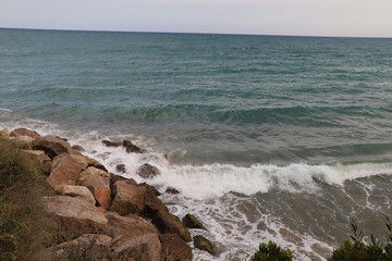 paysage  ville de Roda de barà mer et montagne 