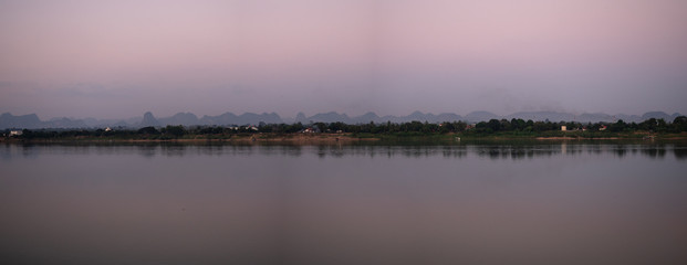 Fototapeta premium Panoramic view of Mekong river at Nakorn Phanom, Thaiand