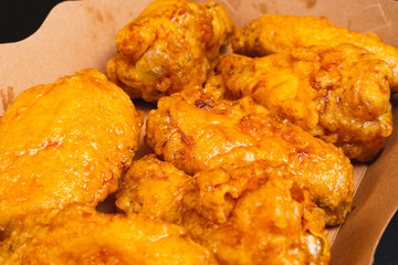 fried chicken wings with sauce