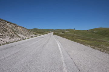 Strada che porta a Campo Imperatore