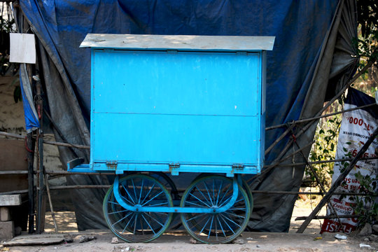 small vendor are close  during lock-down in India for 21 days 