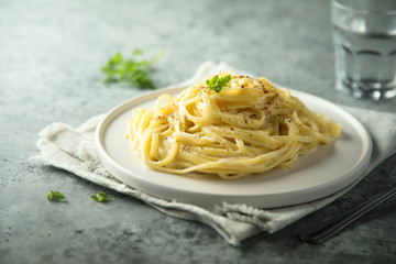 Pasta with cheese and black pepper