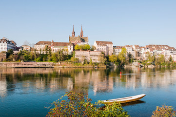 Basel, Münster, Kirche, Rhein, Rheinufer, Altstadt, Pfalz, Stadt, Basel-Stadt, Altstadthäuser, historische Häuser,  Frühling, Grossbasel, Schweiz