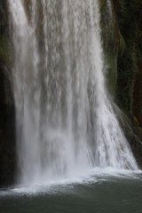 Fototapeta na wymiar Monasterio de piedra paysage de cascade et chute d'eau