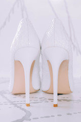 white high-heeled shoes for girls