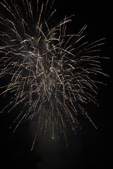 paysage dans la nuit feux d'artifice Gradignan 14 juillet