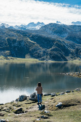 Chica en el Lago, Lagos de Covadonga, Asturias