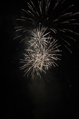 paysage dans la nuit feux d'artifice Gradignan 14 juillet