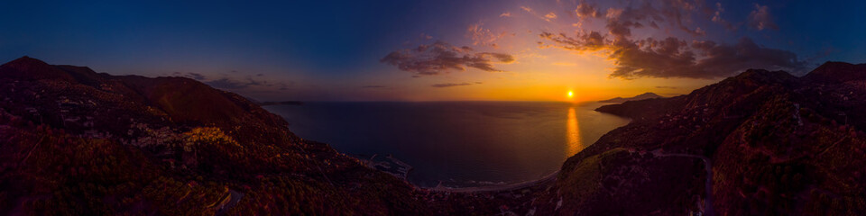 Obraz premium Tramonto nel Cilento