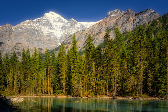 Mount Robson and Whitehorn Mountain, Kinney Lake,Jasper Alberta Kanada © Jaro