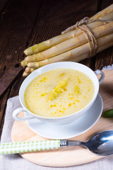 Delicious spring white asparagus soup