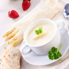 Delicious white asparagus cream soup