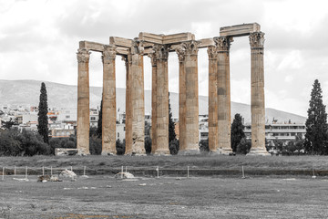 Temple of Olympian Zeus contrast