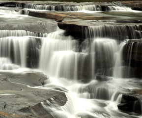 Obraz premium Lakhaniya Dari Water Fallong exposure effect