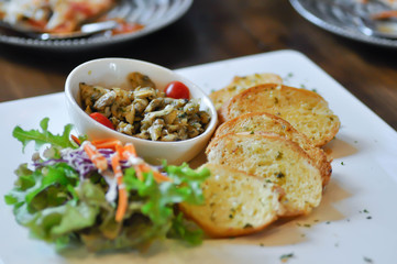 baked clams and garlic bread