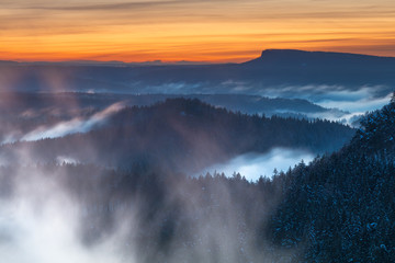 Fototapeta premium sunrise over the mountains