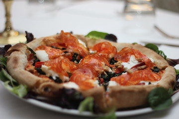 pizza gourmet salame