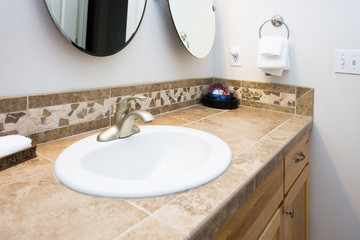 Fototapeta premium Clean white bathroom vanity sink