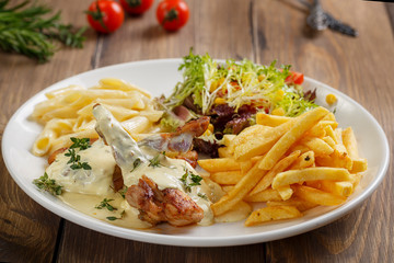 grilled chicken sandwich with chicken sauce