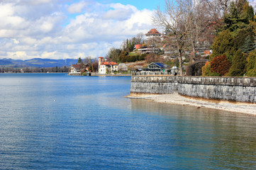 Obraz premium Oberhofen am Thunersee. The town is located on the northern shore of Lake Thun. Switzerland, Europe.