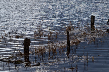 Flood flooded the road neither pass nor pass.