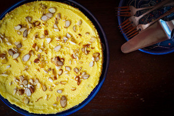 Custard tart with almonds