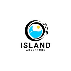 Obraz premium travel adventure logo design vector