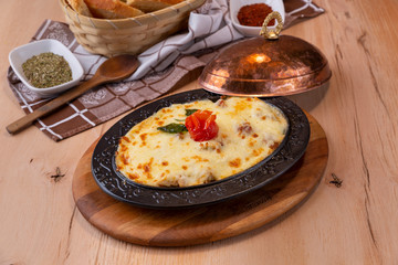 Chicken stew with melting cheese