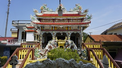 Fototapeta premium colorful chinese temple in hue