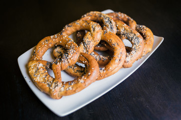 swirl pretzels with papaver appetizer