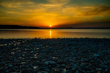 Obraz premium Empty lake and sunset