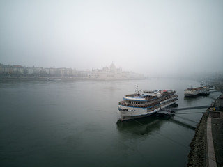 Niebla en Budapest, Hungría