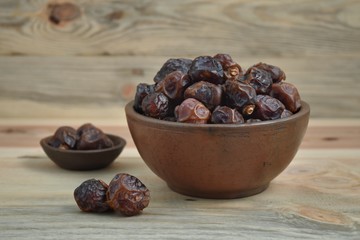 dried date palm fruits