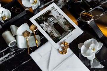 wedding decor flowers boho nature ceremony dishes hip 