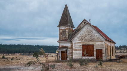 Fototapeta na wymiar old abandoned church