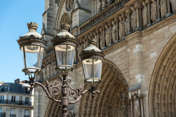 Fototapeta na wymiar Antique Street Light in front of the Notre Dame, Paris/France