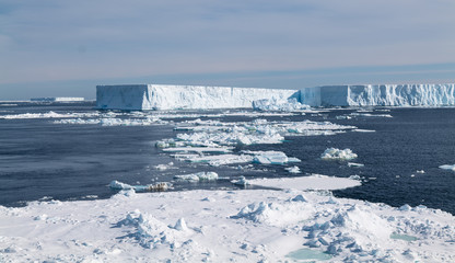Tabular Icebergs in the Weddell Sea