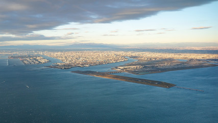 東京国際空港 羽田空港上空から富士山を遠望