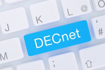DECnet. Computer Tastatur von oben zeigt Taste mit Wort hervorgehoben. Software, Internet, Programm