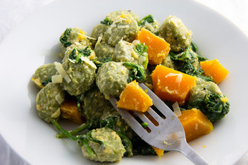 Creamy cheesy sauce spinach gnocchi