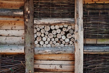 Do it your self bee hotel shelter 
